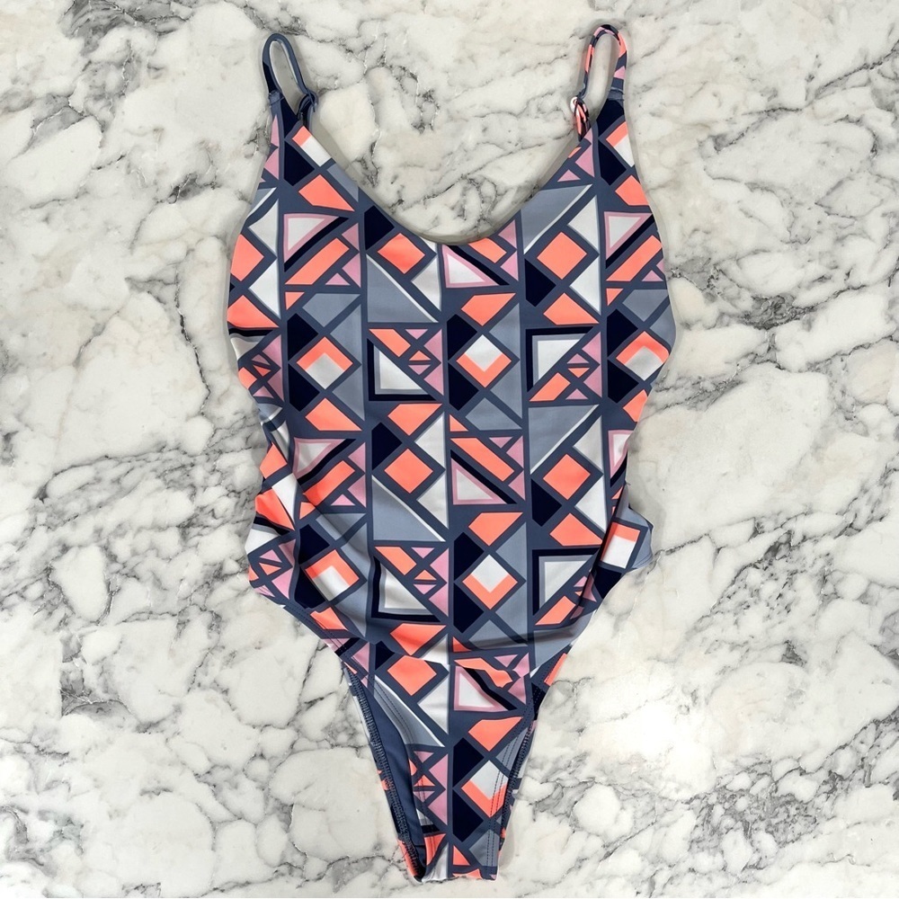 Aerie geometric pattern one piece swimsuit neon orange / gray side cutouts small